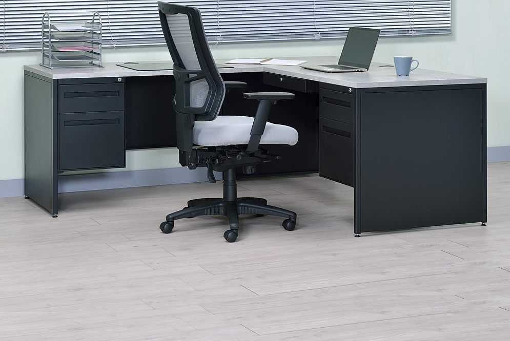 Why Professionals Prefer a Carbon Steel Reversible L-Shaped Desk: Benefits Overview